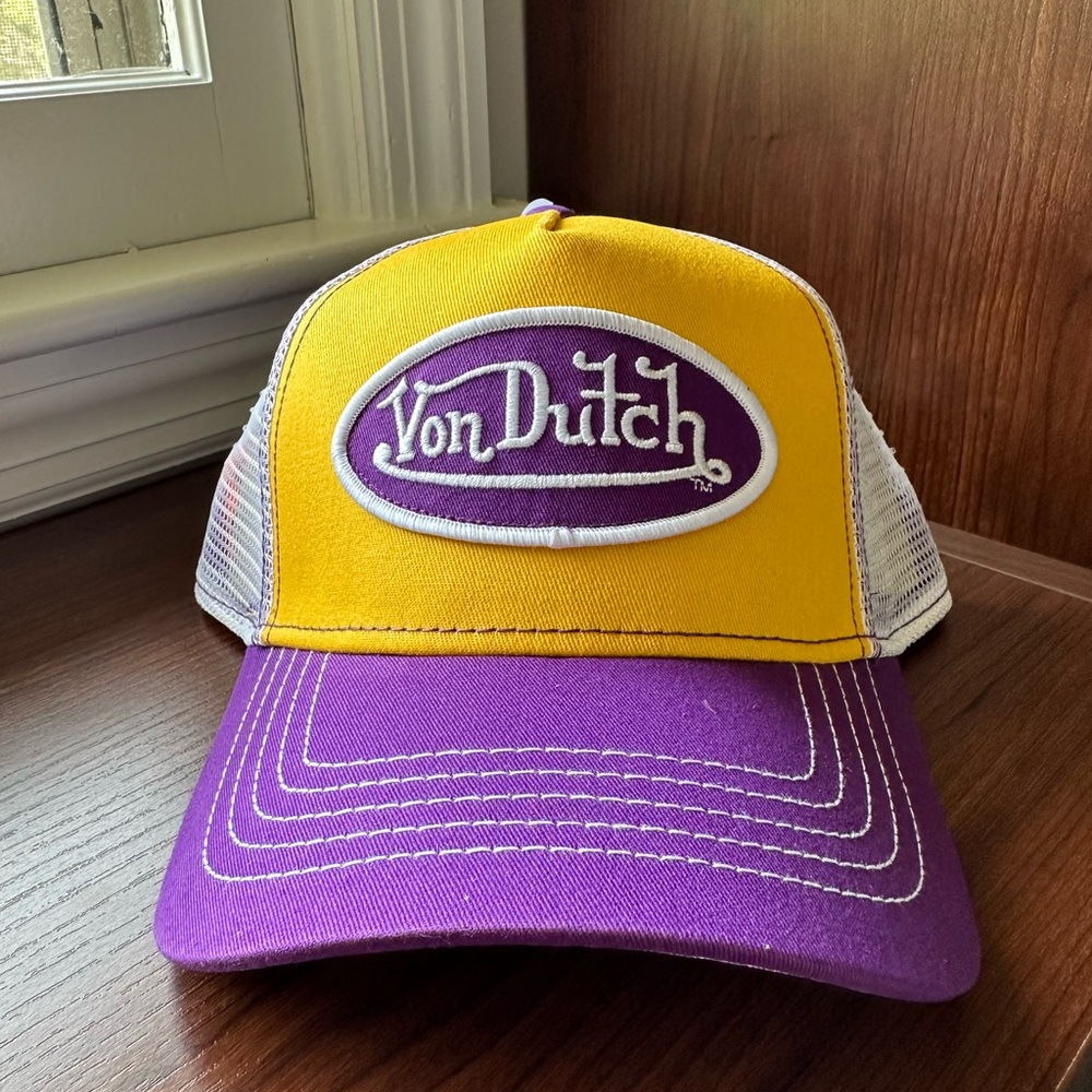 Authentic Von Dutch Trucker Hat Lakers